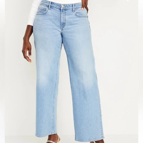 Women’s Old Navy Mid Rise Wide Leg Jeans in Light Dip Blue - Picture 3 of 6